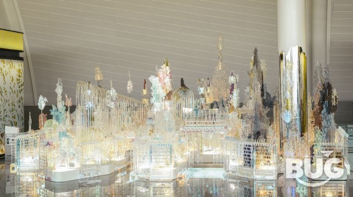 인천공항공사는 경기문화재단과 협력해 내년 3월 25일까지 제2여객터미널 탑승구역 222게이트 부근 전시공간에서 《기억의 정원》 전시를 선보인다고 밝혔다. 사진은 전시장의 전경 모습