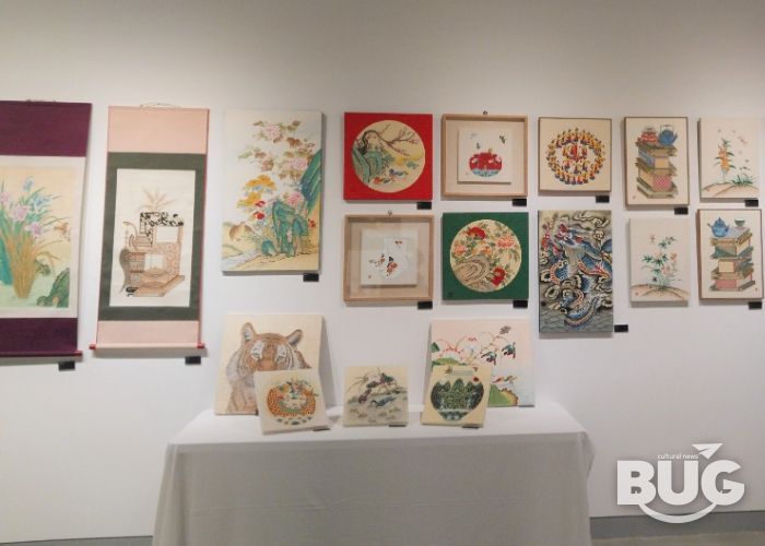 11월 1일까지 서울 한전아트센터 제1전시관에서 열리는 '2025년 도서관 문화예술 동아리 축제' 에 전시 중인 광명시 하안도서관 '민화연구회'의 민화.