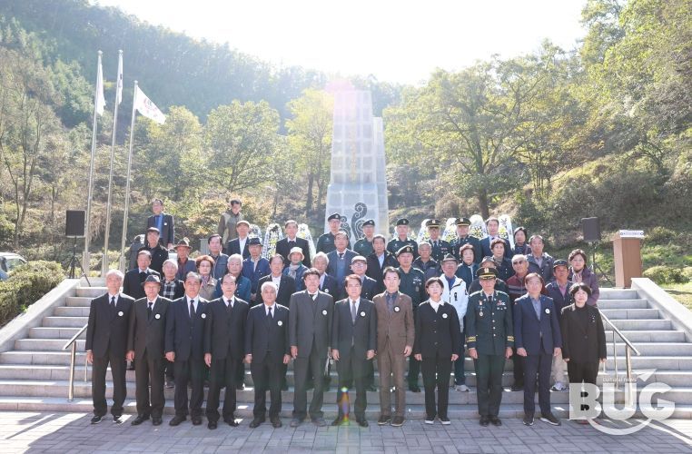 제25회 한국전행후민간인희생자 합동추모 위령제 사진(매전면 덕산리 산141-6)