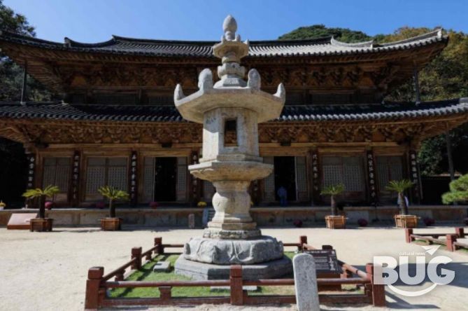 복원 완료된 '구례 화엄사 각황전 앞 석등'