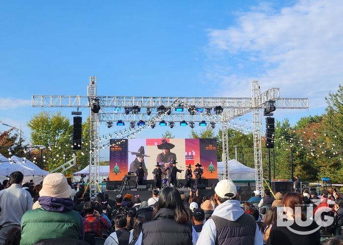 코스튬으로 한미 참가자가 하나된 ‘한미 연말 축제’