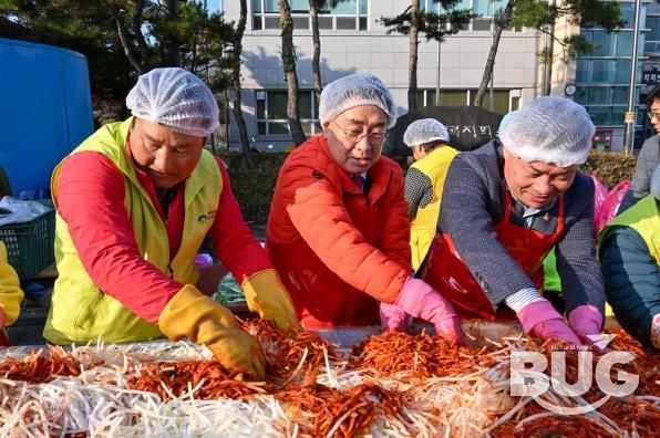 양평군 양동면 지역사회보장협의체, '동절기 김장 나눔'으로 지역의 온기 전달