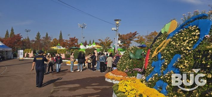 “진주국화작품전시회, 16일까지 1주일 연장 전시”
